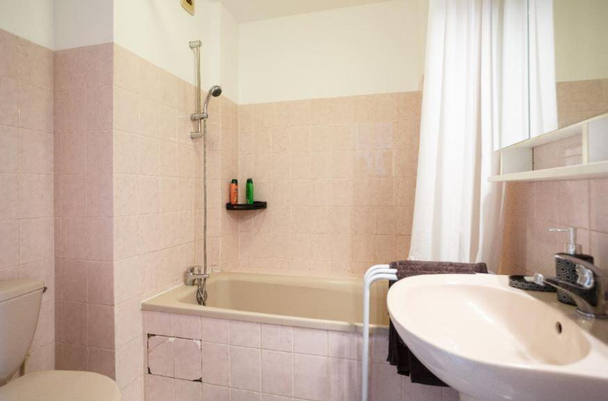 Appartement Cozy: 10/15 Min Des Champs Elysee Sartrouville Exterior photo