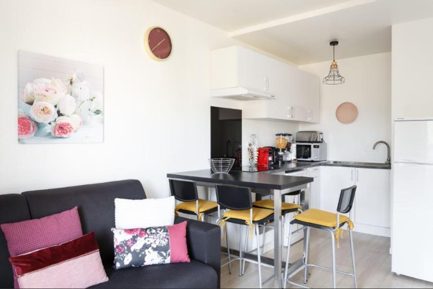 Appartement Cozy: 10/15 Min Des Champs Elysee Sartrouville Exterior photo