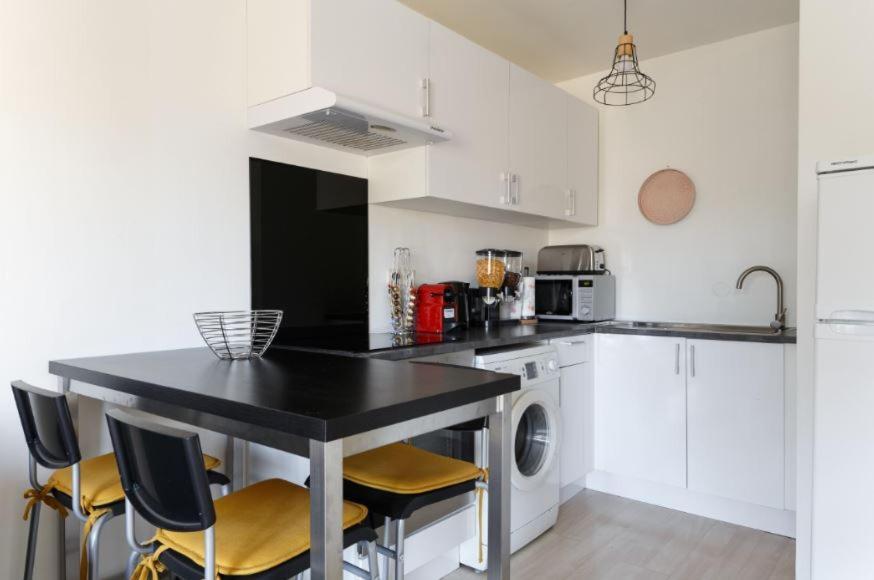 Appartement Cozy: 10/15 Min Des Champs Elysee Sartrouville Exterior photo
